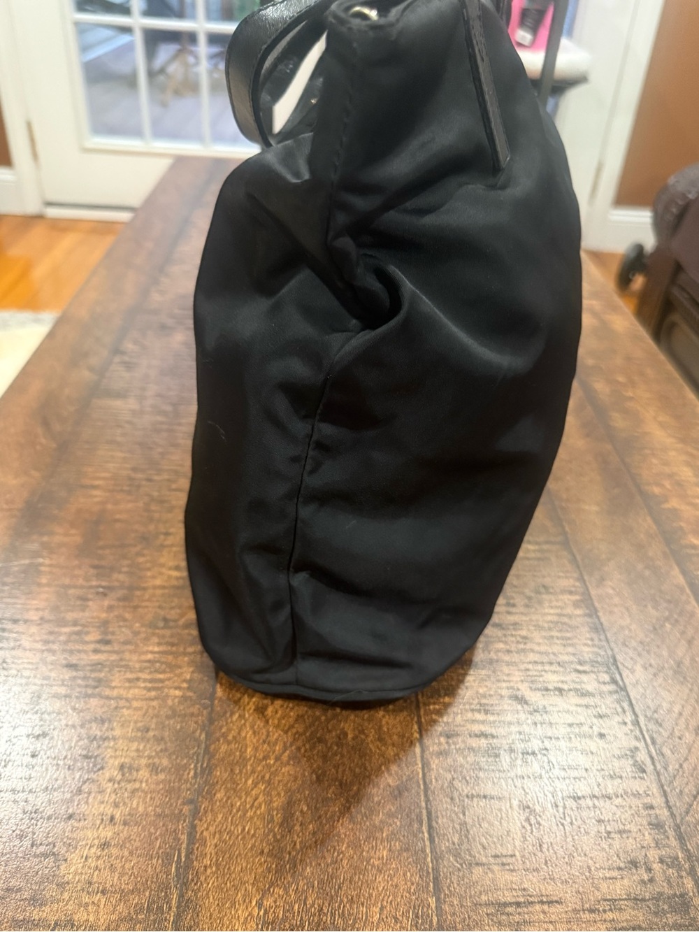 Fendi Black Tote Bag — Spacious Everyday Shoulder Bag - Picture 6 of 7